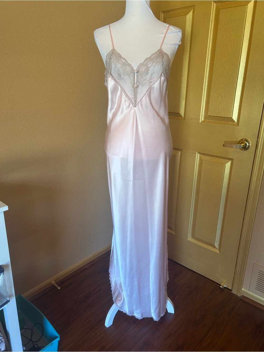 Vintage Jenelle Peignor set